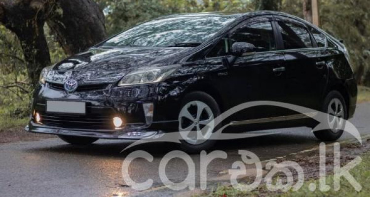 TOYOTA PRIUS 2013