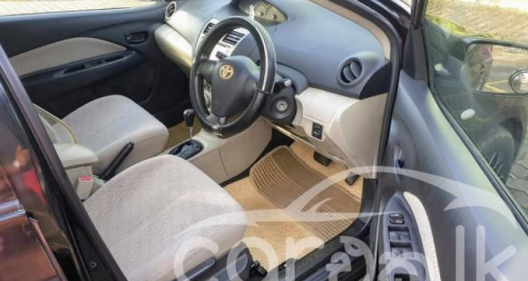 TOYOTA YARIS 2006