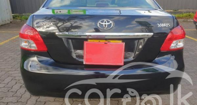 TOYOTA YARIS 2006