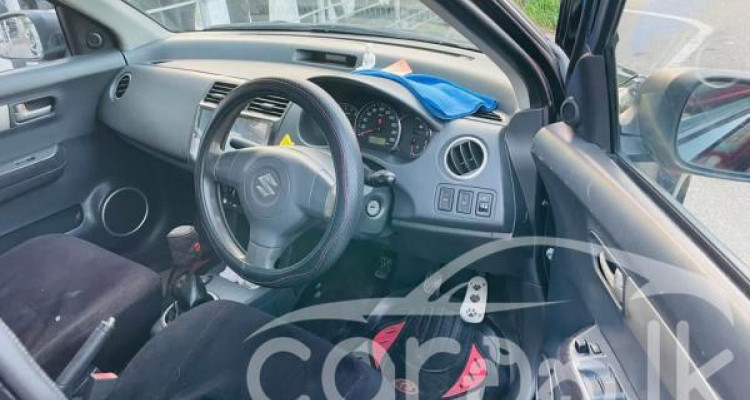 SUZUKI SWIFT 2011