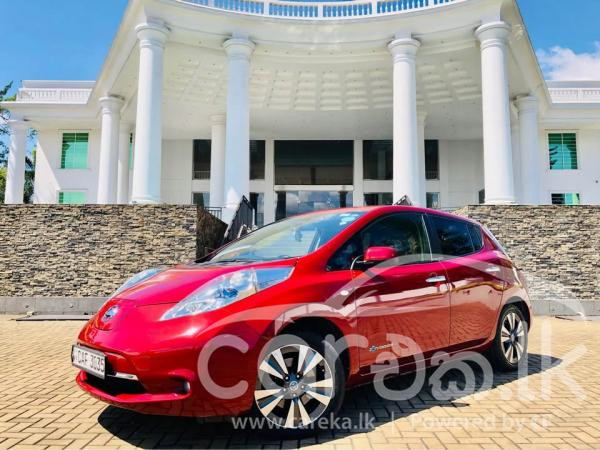 NISSAN LEAF 2014