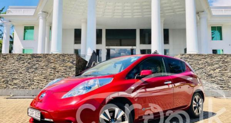 NISSAN LEAF 2014