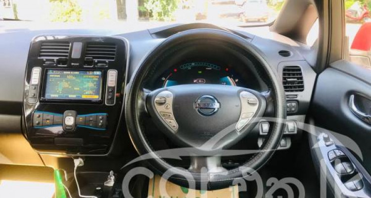 NISSAN LEAF 2014