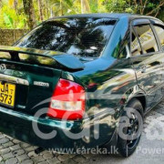 MAZDA 323 2000