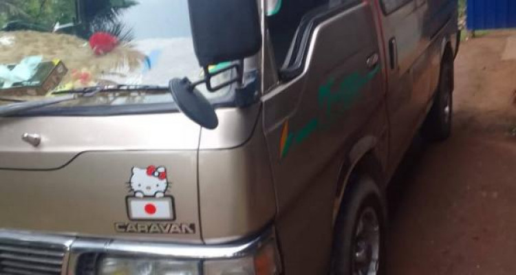 NISSAN CARAVAN 1997