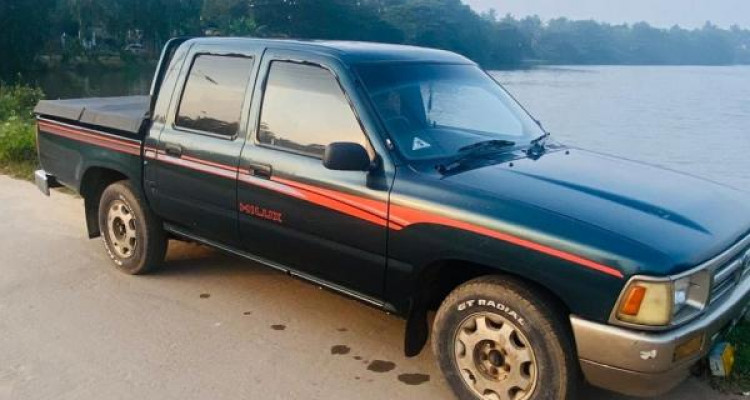 TOYOTA HILUX 1996