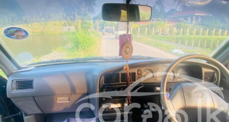 TOYOTA HILUX 1996