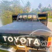 TOYOTA HILUX 1996