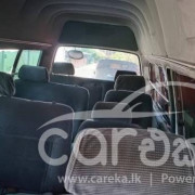 NISSAN CARAVAN 1995