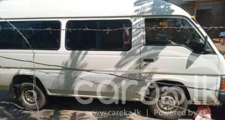 NISSAN CARAVAN 1995