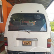 NISSAN CARAVAN 1995