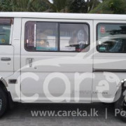 NISSAN CARAVAN 2001