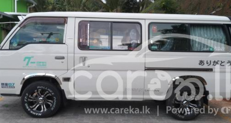 NISSAN CARAVAN 2001