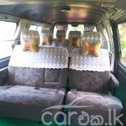NISSAN CARAVAN 2001