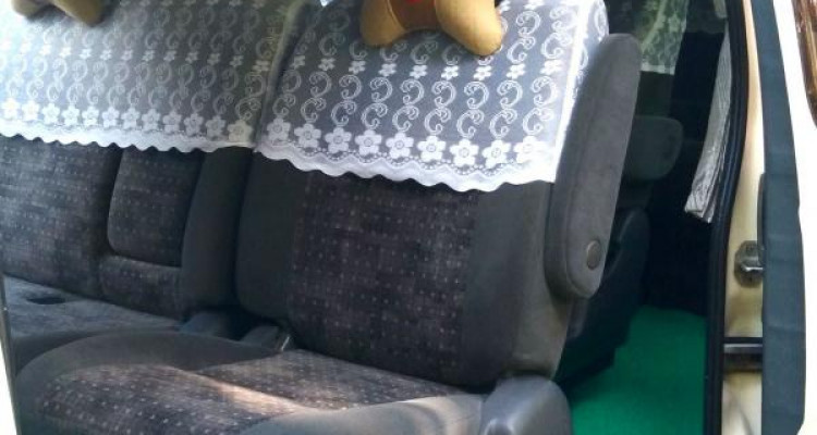 NISSAN CARAVAN 2001