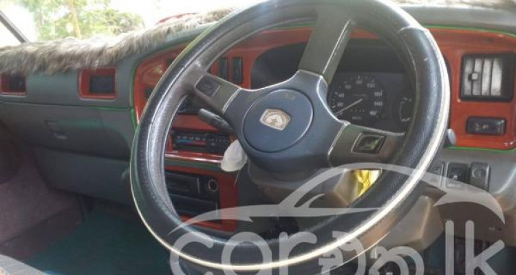 NISSAN CARAVAN 1994