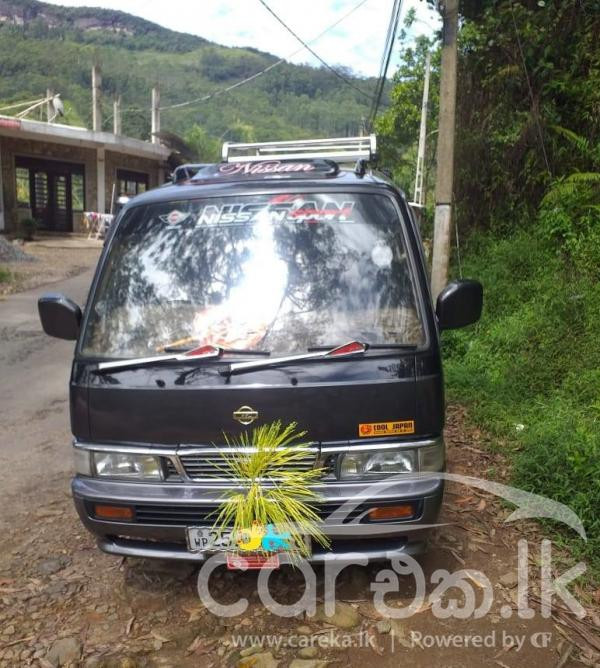 NISSAN CARAVAN 1994