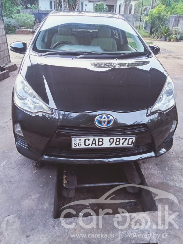 TOYOTA AQUA 2012