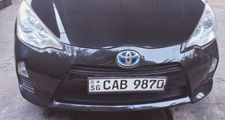 TOYOTA AQUA 2012