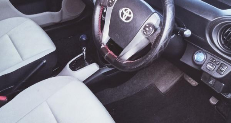 TOYOTA AQUA 2012