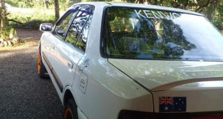 MAZDA FAMILIA 1991