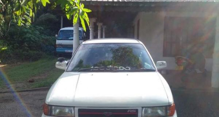 MAZDA FAMILIA 1991