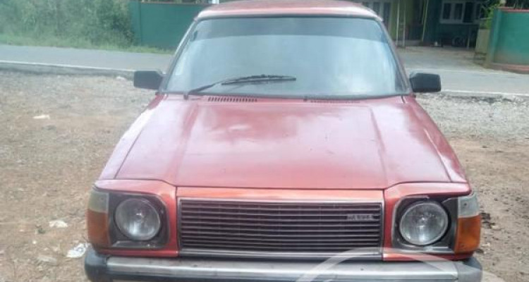 MAZDA FAMILIA 323 1981