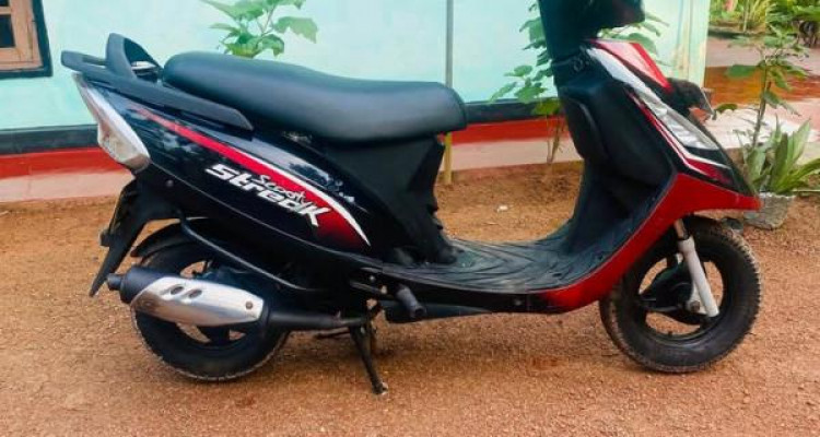 TVS SCOOTY STREAK 2012