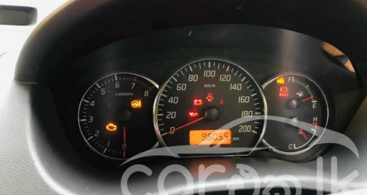 SUZUKI SWIFT 2011