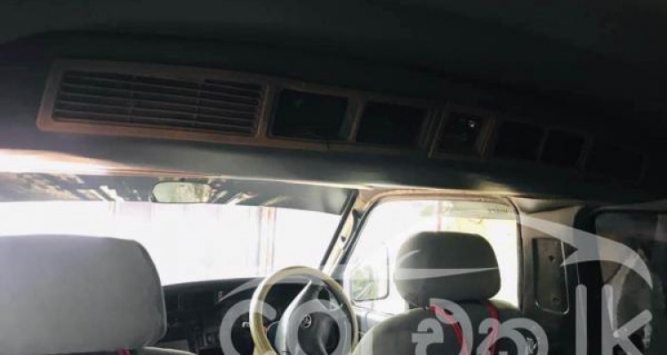 TOYOTA DOLPHIN LH102 1992