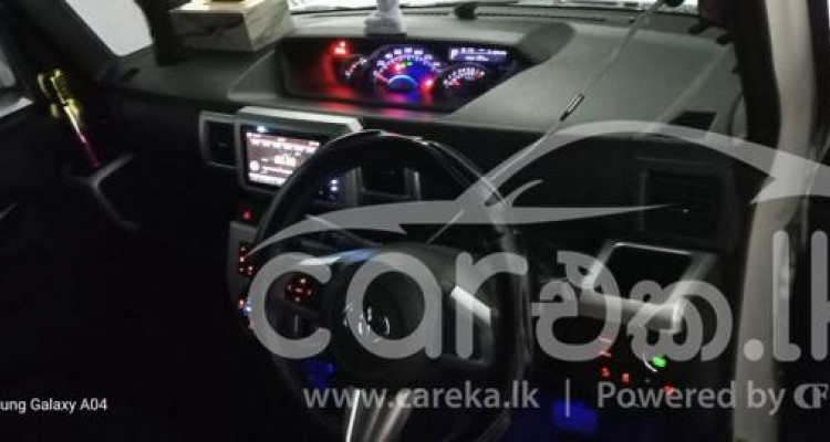 TOYOTA PIXIS 2018