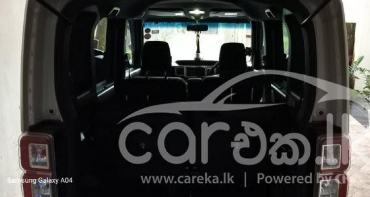 TOYOTA PIXIS 2018