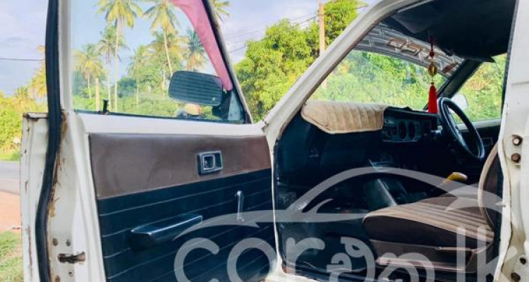TOYOTA COROLLA KE30 1975