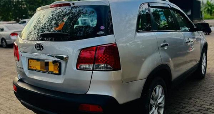 KIA SORENTO 2010