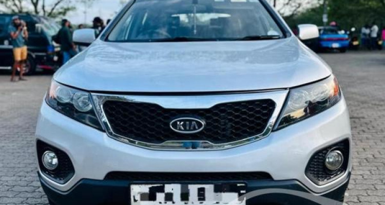 KIA SORENTO 2010