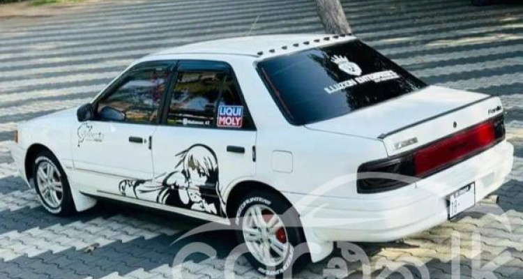 MAZDA FAMILIA 1992