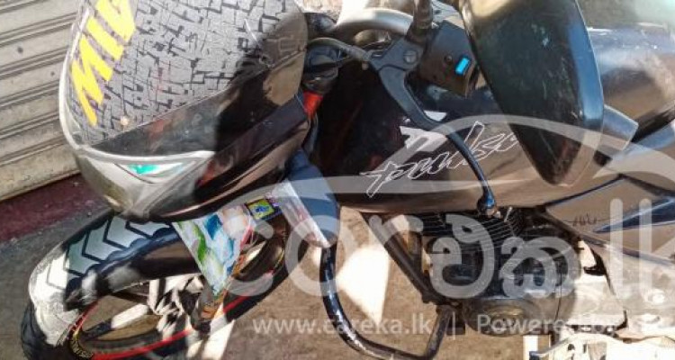 BAJAJ PULSAR 150 2012