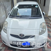 TOYOTA VITZ 2010