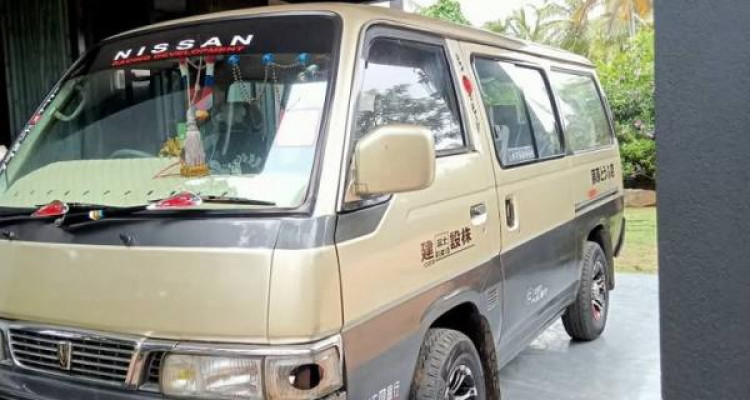 NISSAN CARAVAN 1993