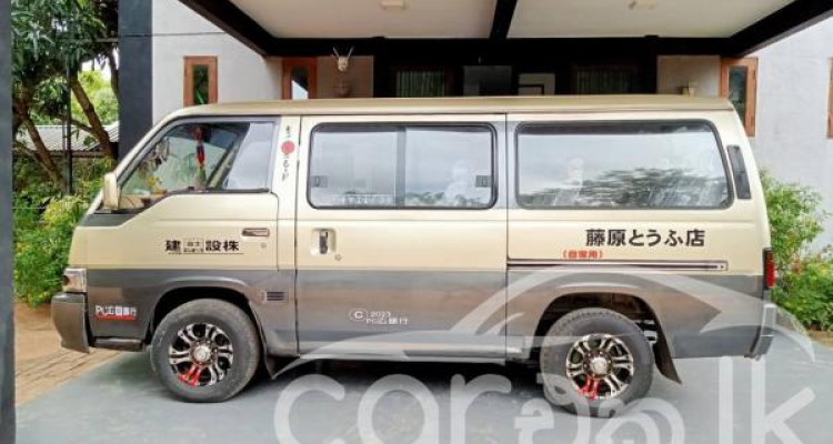 NISSAN CARAVAN 1993