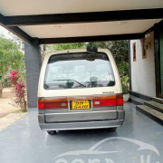 NISSAN CARAVAN 1993