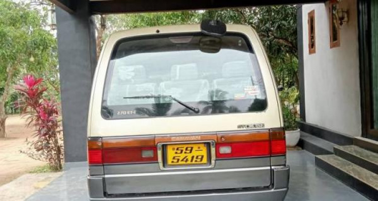NISSAN CARAVAN 1993