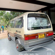 NISSAN CARAVAN 1993