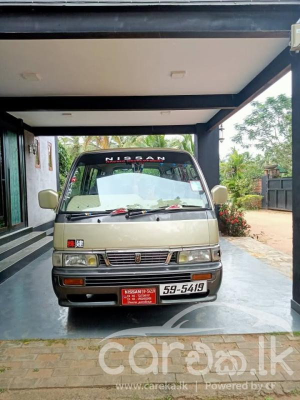 NISSAN CARAVAN 1993