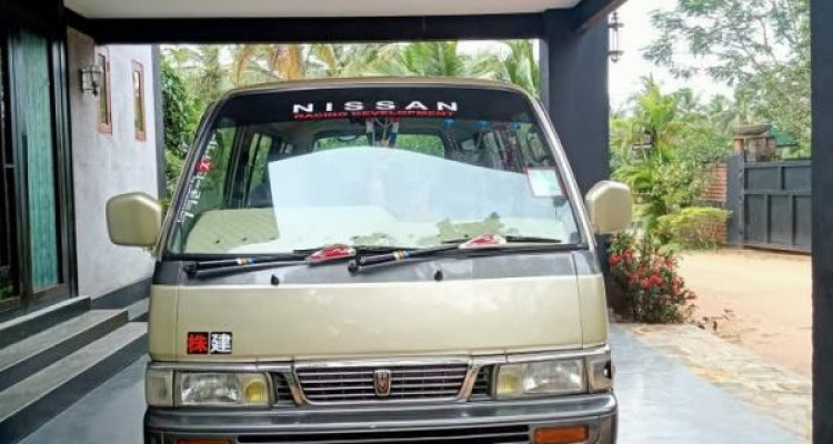 NISSAN CARAVAN 1993