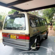 NISSAN CARAVAN 1993