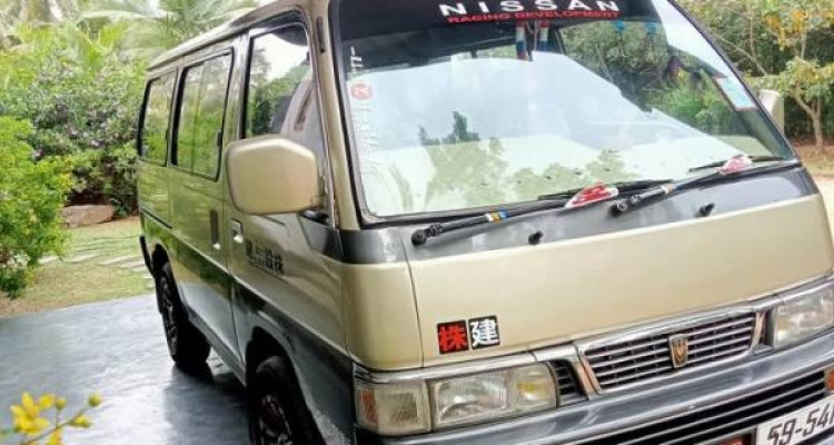 NISSAN CARAVAN 1993