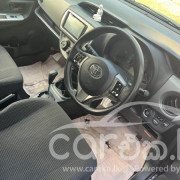 TOYOTA VITZ 2015