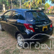 TOYOTA VITZ 2015