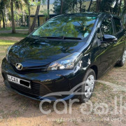 TOYOTA VITZ 2015